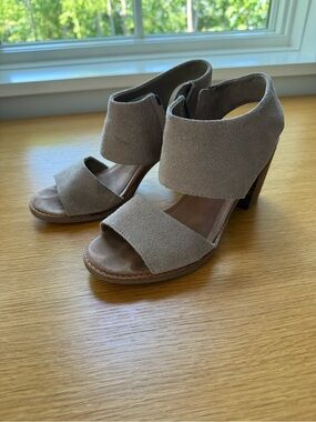 Toms Majorca Taupe Suede Block Heel Sandals